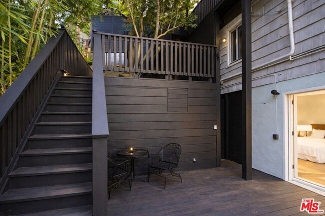 Building Photo - 8810 Hollywood Blvd