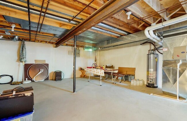 Building Photo - 24267 Weathervane Ct