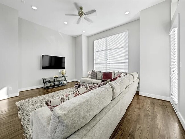 Building Photo - 1814 Thompson St