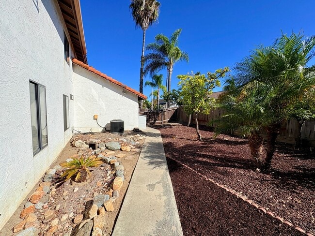 Building Photo - 4BR Large Oceanside Home Near Guajome Lake
