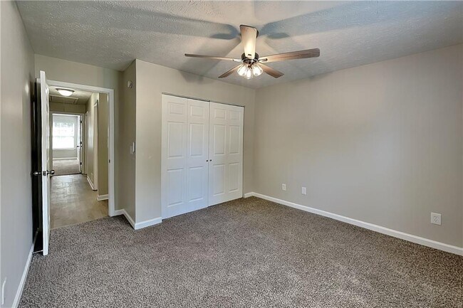 Building Photo - 41 Meadow Crest Way