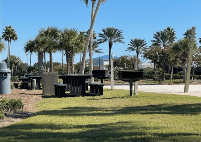 Building Photo - 527 Beach Club Trail