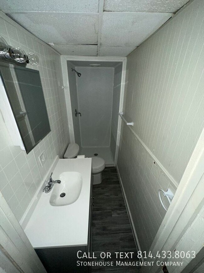 Building Photo - 418 Huron St