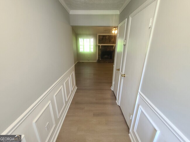 Building Photo - 2652 Creek Hollow Dr