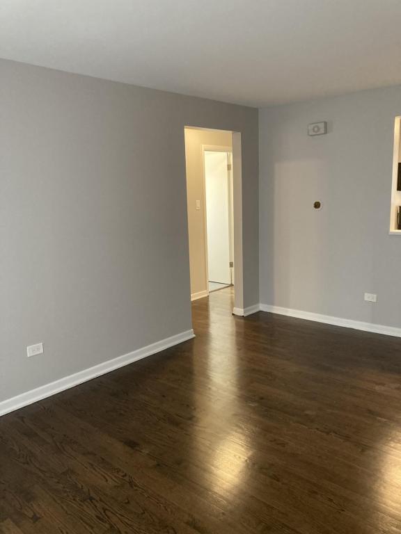 Building Photo - 802 E 89th Pl