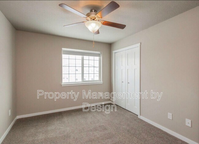 Building Photo - 763 NE Macey Way