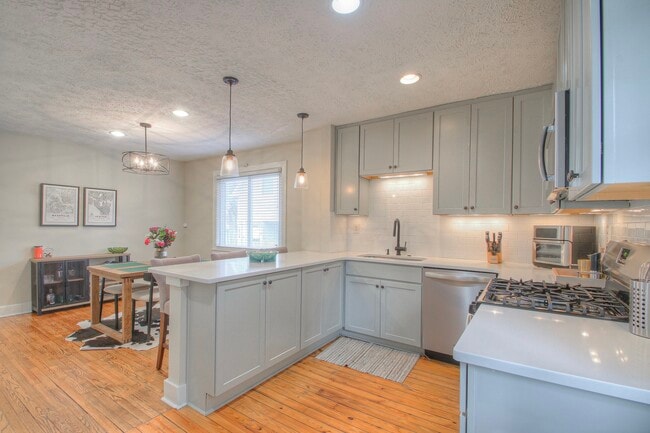 Building Photo - 1609A Cahal Ave