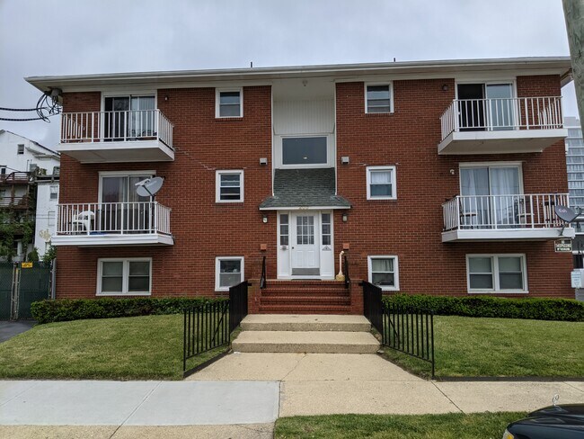 Primary Photo - 203 2nd Ave