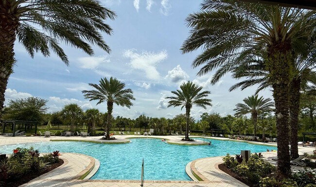 Building Photo - Spacious 5 Bedroom, 3 Bathroom in Gated Se...