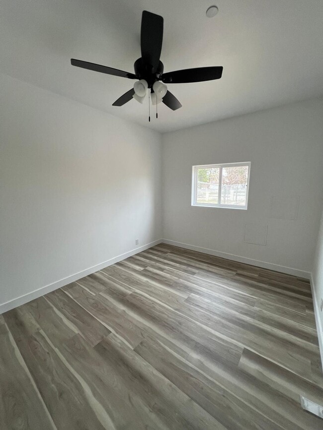 Building Photo - 13133 Olathe Rd