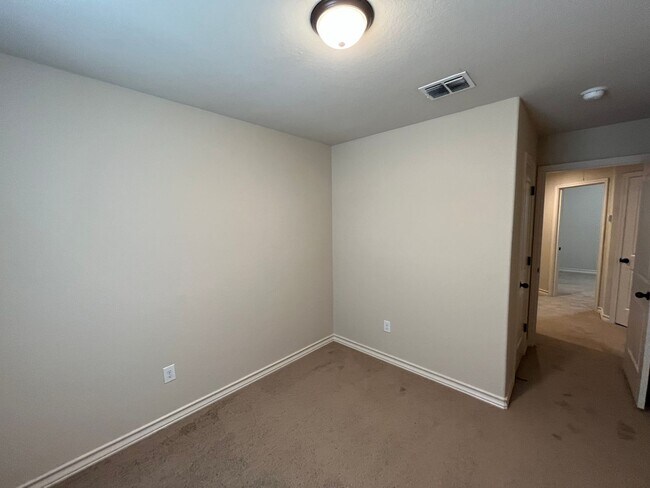 Building Photo - 7011 Micayla Cv