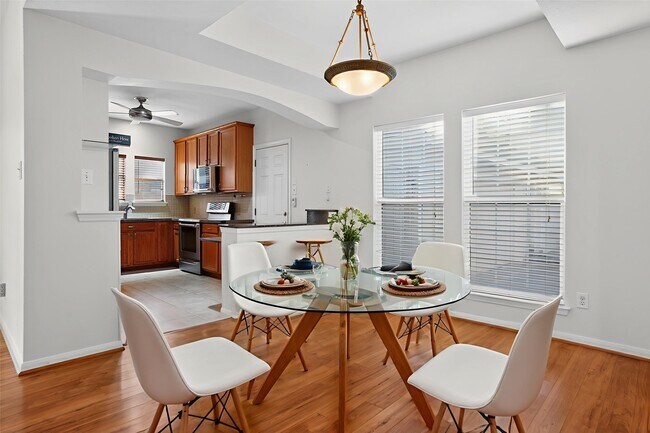 Building Photo - 15 S Avonlea Cir