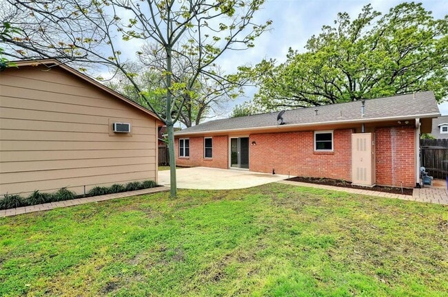 Building Photo - 8301 Franwood Ln