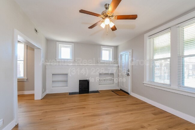 Building Photo - 4370 Swan Ave