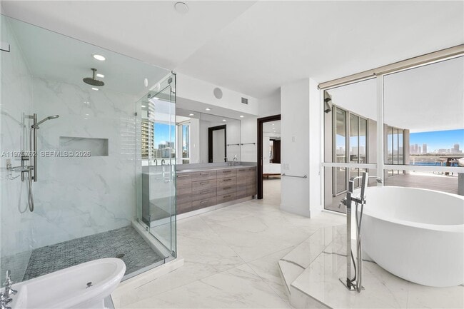 Building Photo - 450 Alton Rd