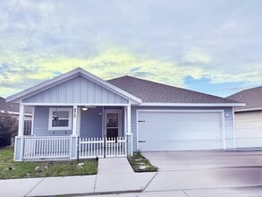 Building Photo - 470 SW 251st St