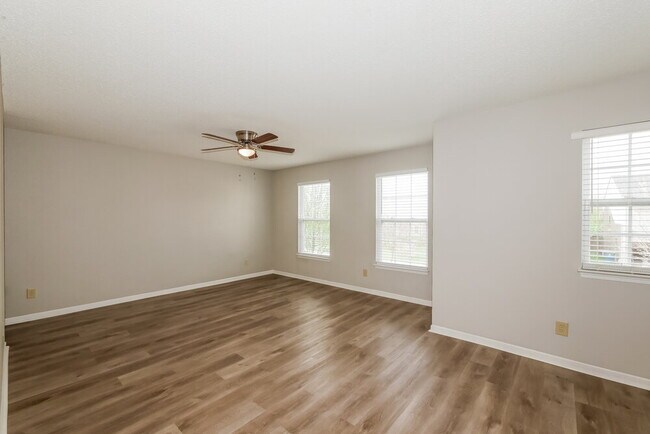 Building Photo - 12867 Old Glory Dr