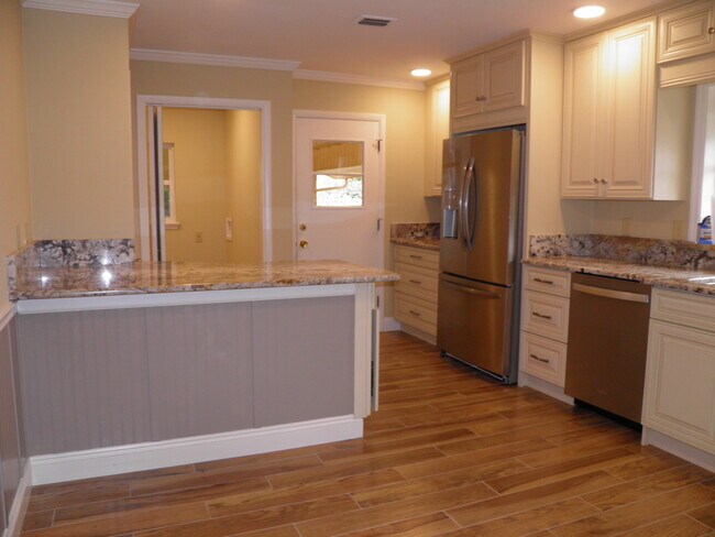 Building Photo - 632 Gap Creek Dr