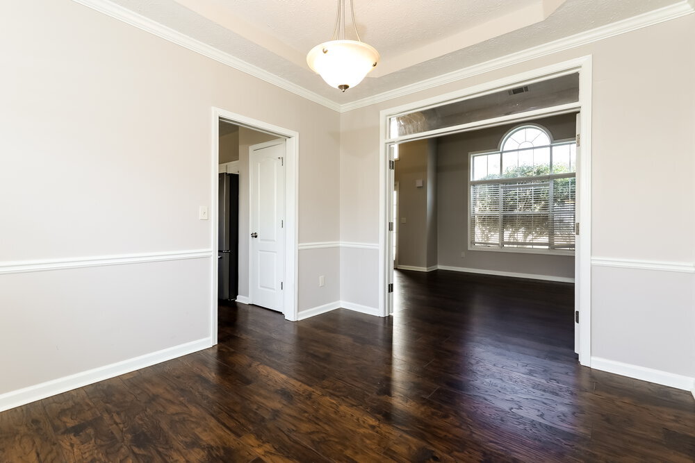 Building Photo - 10669 Daisy Cove