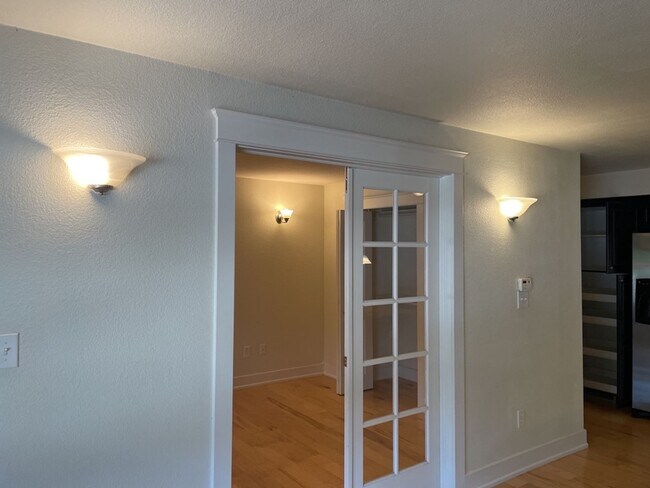 Building Photo - Walk to Old Town FoCo - 2bd 1ba Condo!