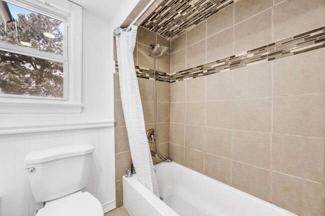 Building Photo - 284 MacArthur Ave