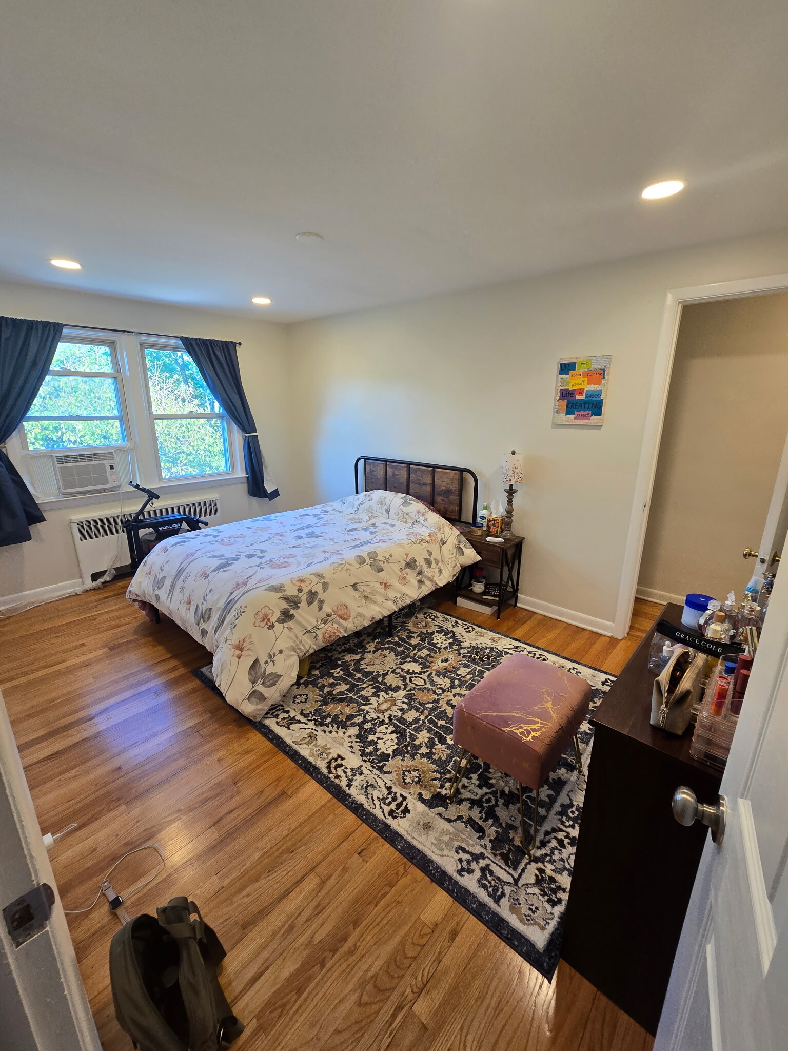 1st bedroom w/ walk in closet - 26 Beechwood Ave