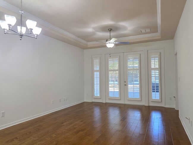 Building Photo - For rent 2 bedroom 2 bathroom 1 car garage condominium