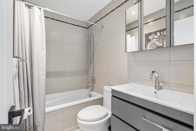 Building Photo - 838 Hendrix St