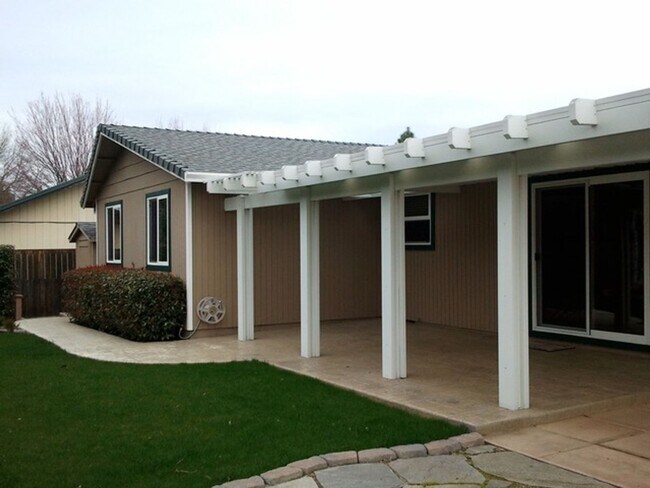 Building Photo - 680 Malabar St