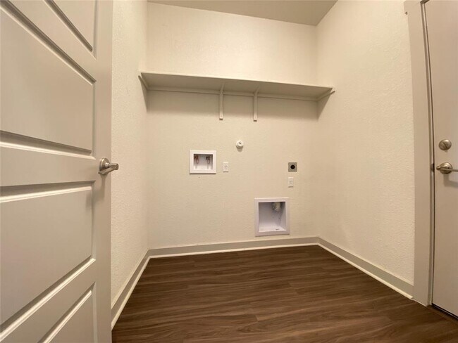 Building Photo - 5121 Vanner Path