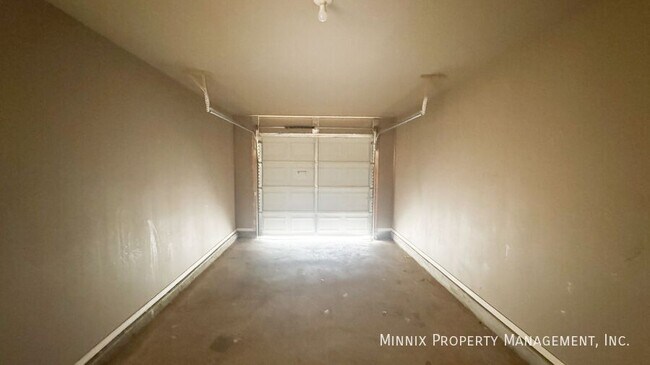 Building Photo - 517 44th St