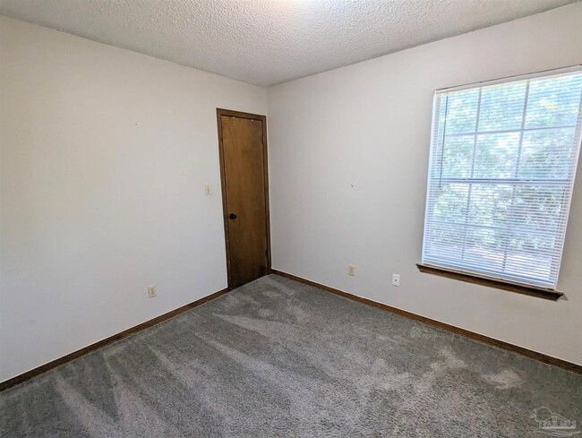 Building Photo - 6556 Bass Ln