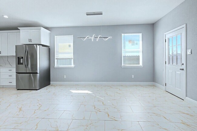 Building Photo - 208 Rd 5714