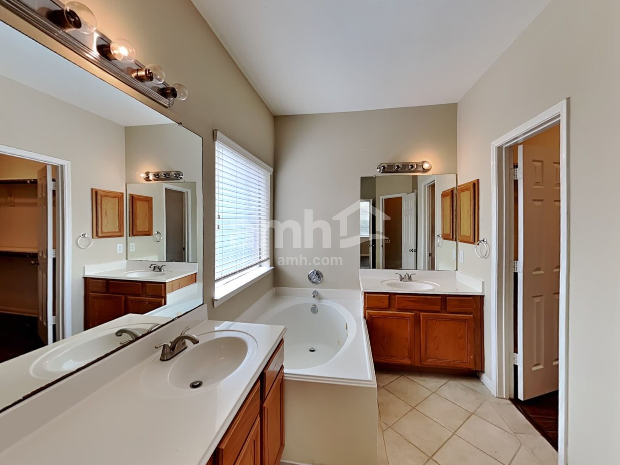 Building Photo - 4919 Chase Wick Dr