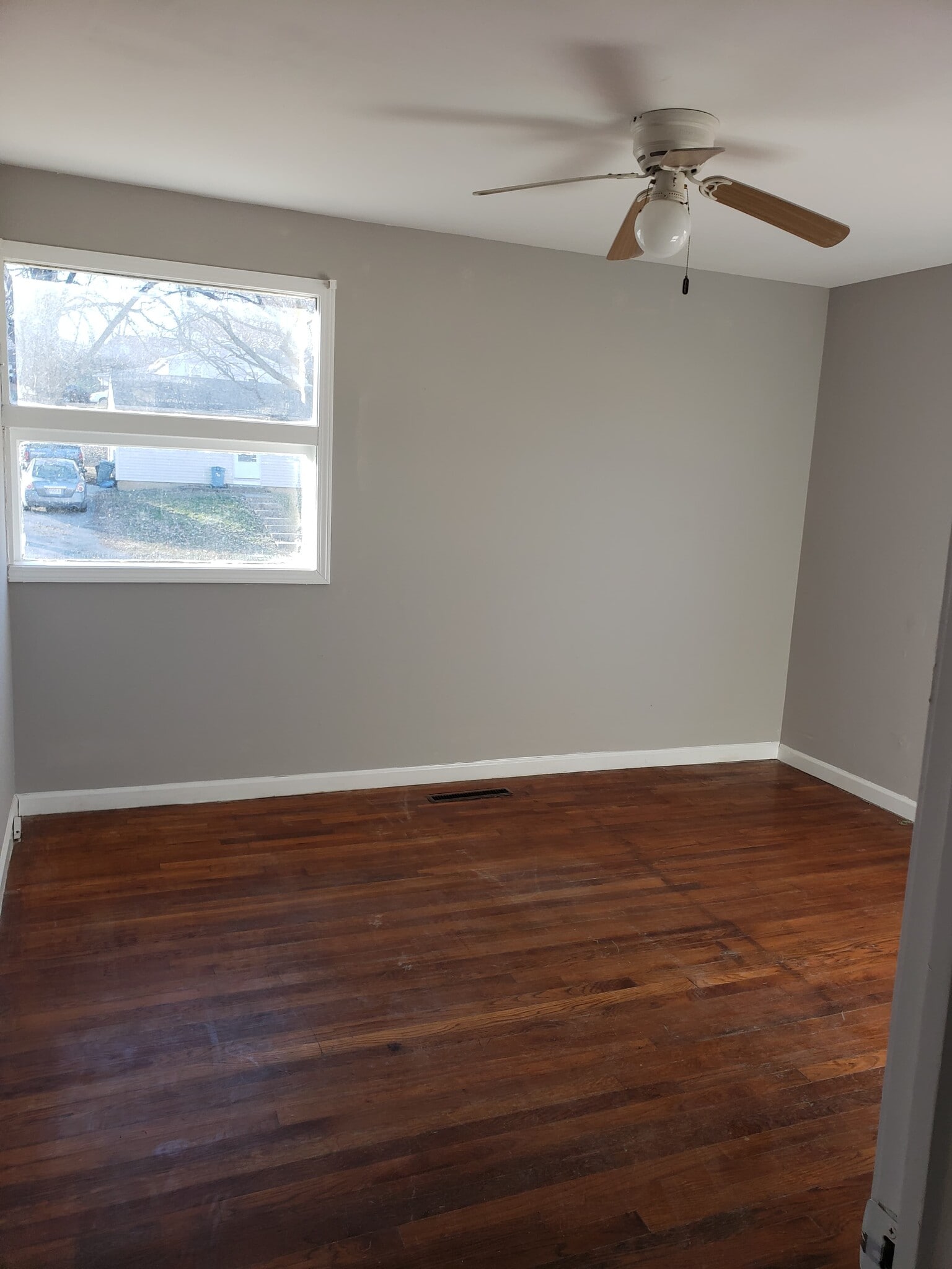 Building Photo - 4501 N Tracy Ave