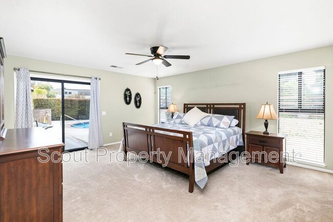 Building Photo - 1028 Capra Way