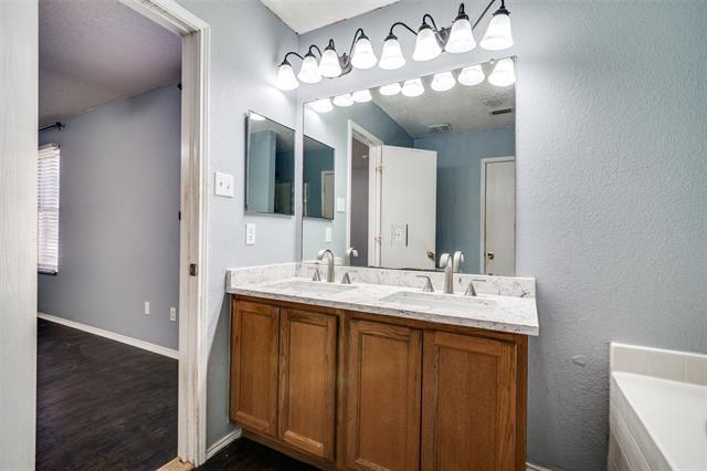 Building Photo - 1519 Greenbrook Dr