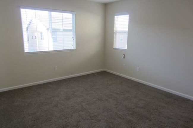 Building Photo - 1647 Dewey St