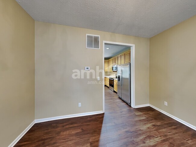 Building Photo - 453 Dakota Run