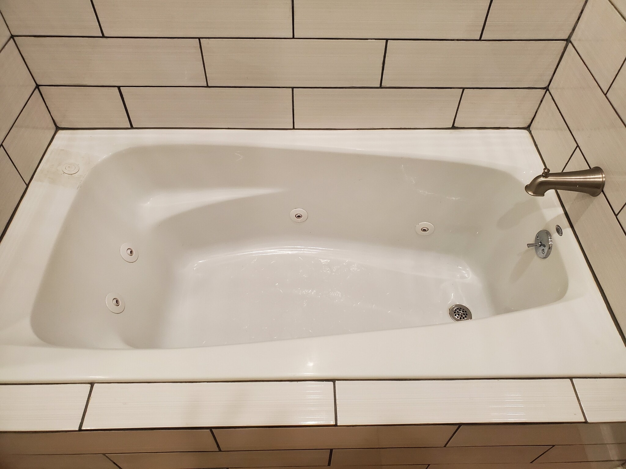 Building Photo - 6823 Guyler St