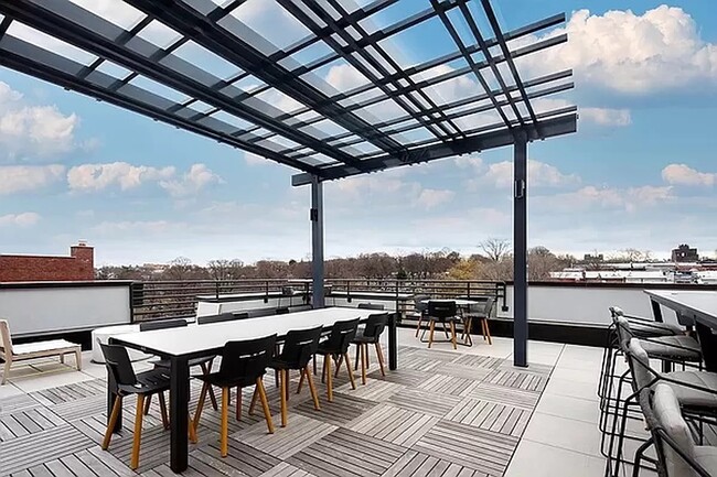 Building Photo - 1-76 Woodward Ave