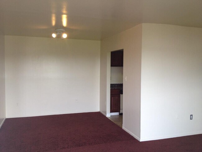 Building Photo - Spacious One Bedroom/One Bathroom Apartment in Montpelier Village with Panoramic Balcony Views wi...