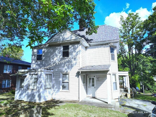 Building Photo - 1005 Highland Ave