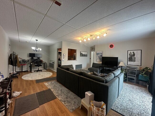 Building Photo - 40 High St