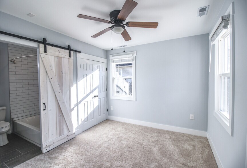 Building Photo - 515 flint st