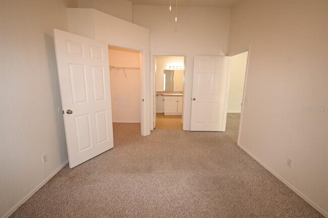 Building Photo - 36015 Deer Creek Dr