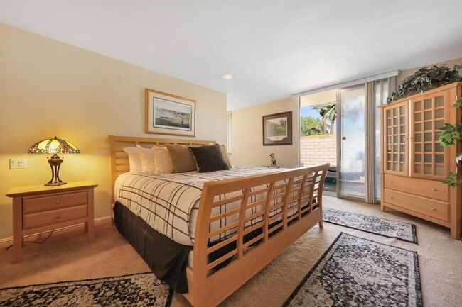 Building Photo - 42505 Adams St