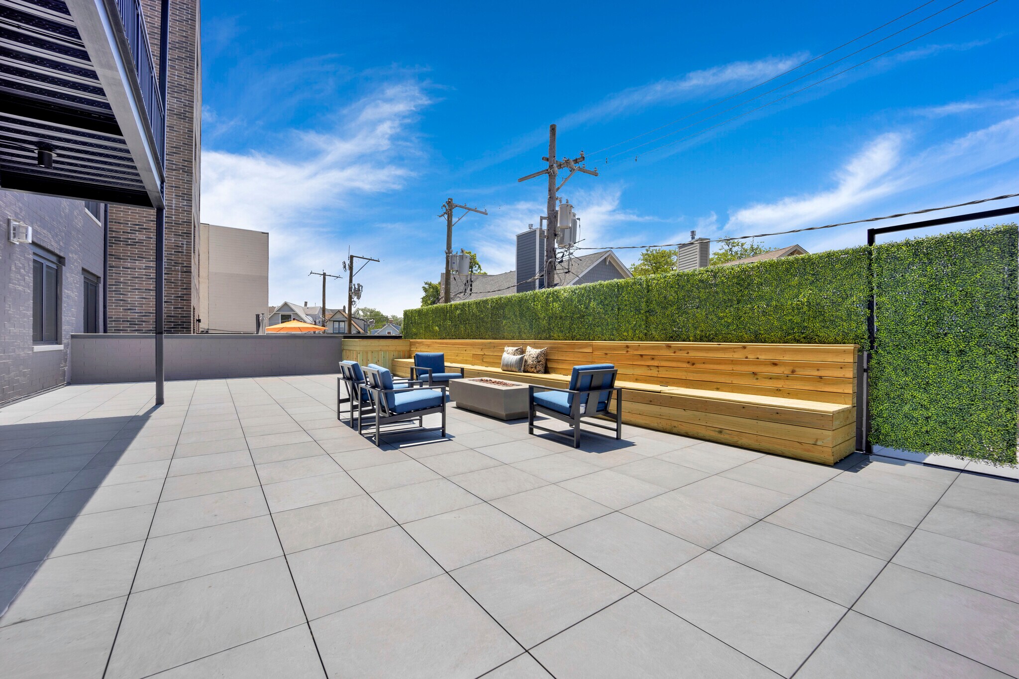 Building Photo - 4918 N Lincoln Ave