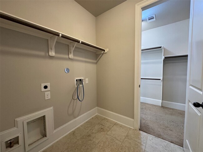 Building Photo - 30154 Southern Sky Dr