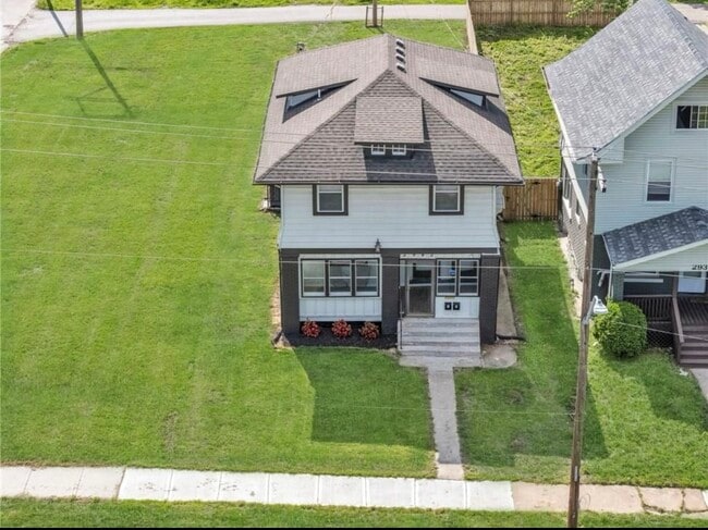 Building Photo - 2942 Wayne Ave